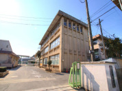 東小学校